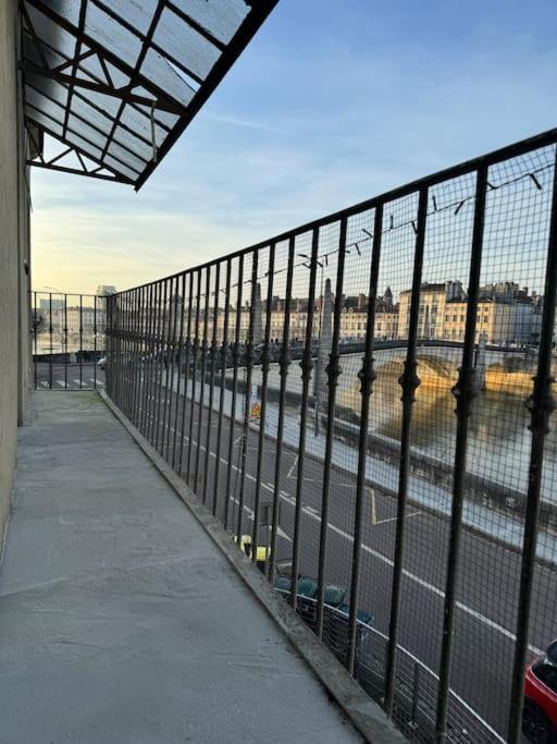 Appartement Avec Magnifique Vue Sur La Saone Et Son Balcon Chalon sur Saone Esterno foto